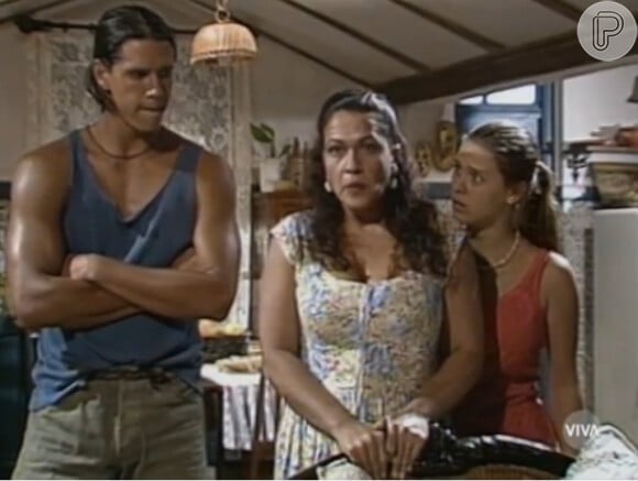 'Tropicaliente' foi a primeira novela de Marcio Garcia na Globo. Ele interpretou Cassiano, filho de Ramiro (Herson Capri) e Serena (Regina Dourado) e irmão de Açucena (Carolina Dieckmann)