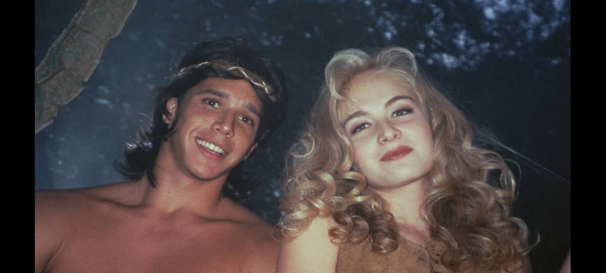Foto: Marcio Garcia e Angélica posam nos bastidores de Caça Talentos (1997) - Purepeople