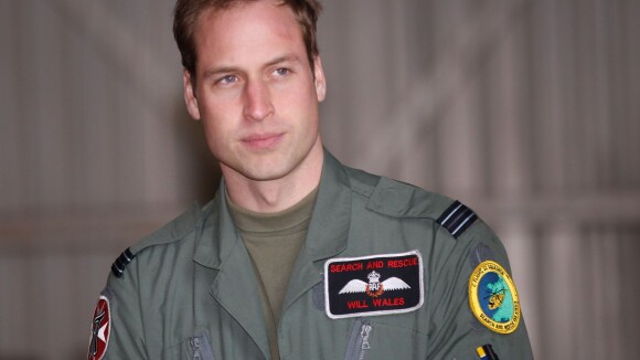Príncipe William inicia trabalho como piloto de ambulância-aérea: 'Pé no chão'