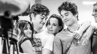 Giulia Costa e Nicolas Prattes serão filhos de Vanessa Gerbelli em 'Malhação'