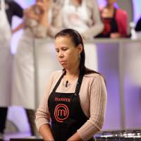 'MasterChef': Iranete é eliminada e emociona a chef Paola Carosella na despedida