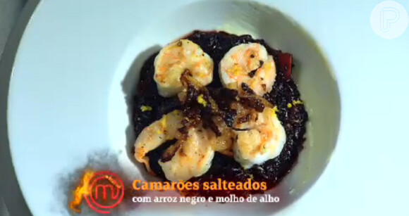 No 'MasterChef Brasil' desta terça-feira, 14 de julho de 201, Izabel Alvares executou um prato de camarões salteados com arroz negro. Originalmente ela ia preparar uma massa fresca de com molho de fungos