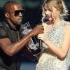 Kanye West tirou o microfone da mão de Taylor Swift no VMA de 2009. Os dois fizeram as pazes no Grammy 2015.