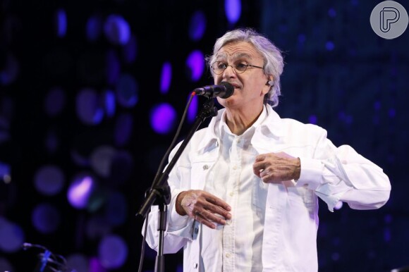 O cantor Caetano Veloso competiu com a irmã Maria Bethânia na categoria Melhor Canção no Prêmio da Música Brasileira