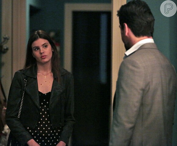 Alex (Rodrigo Lombardi) quer que Angel (Camila Queiroz) vá com ele e Carolina (Drica Moraes) para a lua de mel, na novela 'Verdades Secretas'