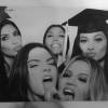 Kim, Kourtney (em cima), Kendall e Khloe comemoram com a graduada Kylie Jenner