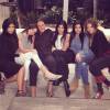 Kim, Kendall, Kylie, Kourtney e Khloe posam com pai/ex-padrasto Caitlyn Jenner