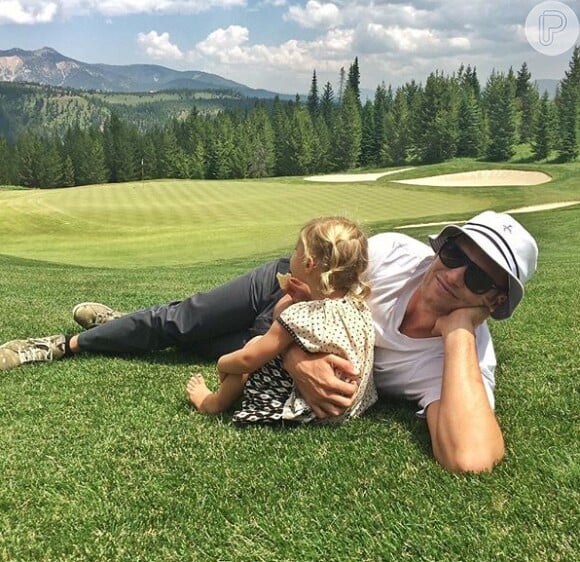 Há pouco tempo, Gisele Bündchen postou em seu Instagram uma foto de Tom Brady aproveitando o dia com a filha Vivian, de 2 anos