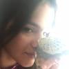 A atriz Bruna Marquezine também é fã do aplicativo, Snapchat e apareceu fazendo carinho em sua calopsita