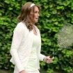 Caitlyn Jenner joga tênis em reality show: 'Agora sei por que precisam de sutiã'