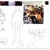 Além da luva de Michael Jackson, o vencedor do leilão levará para casa alguns desenhos do amigo do cantor, o artista plástico Paul Bedard