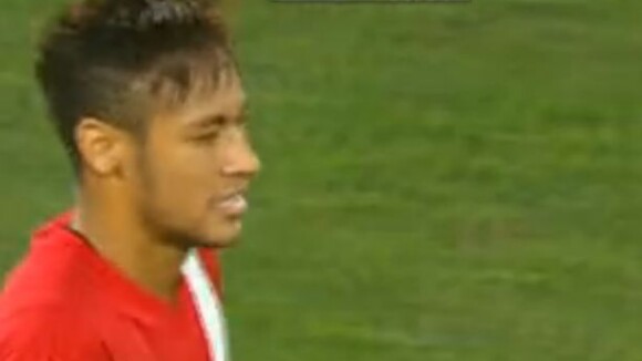 Neymar faz golaço em jogo beneficente organizado pelo colega de Barcelona Messi
