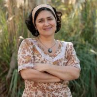 'Flor do Caribe': Inez Viana substitui Dadá Coelho no papel de Maria Adília