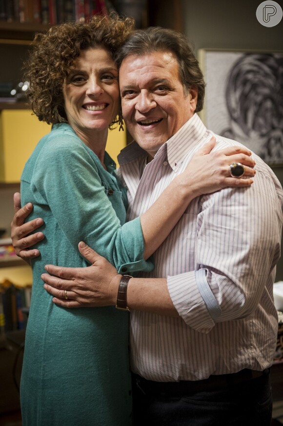 Atílio é casado com Vega (Christiane Tricerri), em 'Amor à Vida'