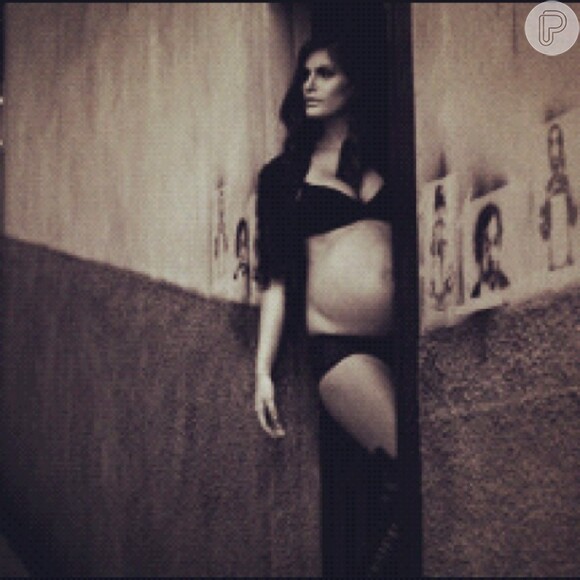 Carol Francischini compartilhou imagens de sua gravidez em seu perfil na rede social Instagram
