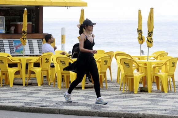 Patrícia Poeta se exercita no Rio
