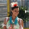 Taís (Débora Nascimento) chamou atenção ao desfilar usando um biquini confeccionado por Lino (José Henrique Ligabue), em 'Flor do Caribe'