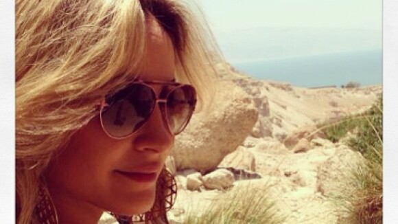 Claudia Leitte passeia em Israel após shows na Europa