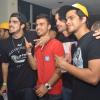 Caio Castro se diverte com amigos na Roda de Samba, no Monte Líbano