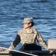 Kristen Stewart filmou cenas em um barco para 'Camp X-Ray'