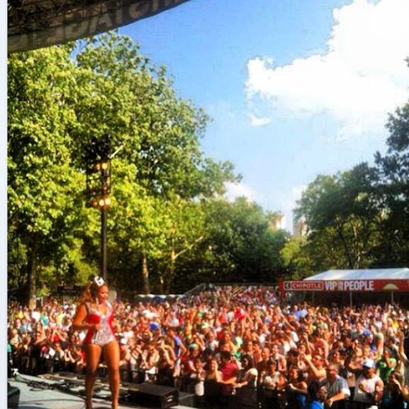 Gaby Amarantos cantou no Central Park, em Nova York