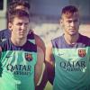 Neymar fez seu primeiro treino com bola com a equipe do Barcelona nesta segunda-feira, dia 29 de julho de 2013. O jogador postou no Instagram uma foto ao lado de Messi