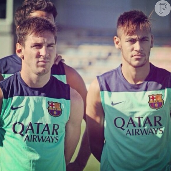 Neymar fez seu primeiro treino com bola com a equipe do Barcelona nesta segunda-feira, dia 29 de julho de 2013. O jogador postou no Instagram uma foto ao lado de Messi