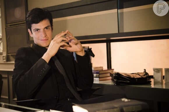 Félix (Mateus Solano) será rejeitado por César (Antonio Fagundes) após o patriarca descobrir que ele é gay, em 'Amor à Vida'