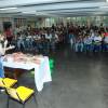Claudia Leitte participou de uma ação social e distribuiu livros em uma escola municipal do Rio de Janeiro nesta segunda-feira, 19 de outubro de 2015