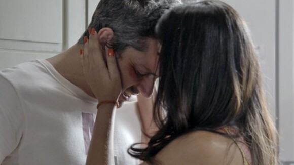Novela 'A Regra do Jogo': Romero se declara apaixonado e rouba beijo de Toia