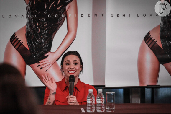 O recado de Demi com o novo trabalho é: 'Eu quero empoderar mulheres e homens com esse álbum'