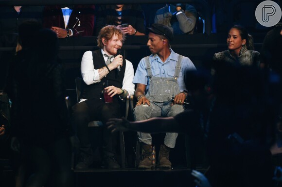 Ed Sheeran e Pharrell Williams no Europe Music Awards (EMA), neste domingo, 25 de outubro de 2015