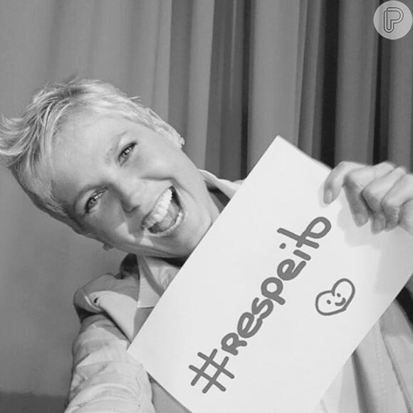 A apresentadora também usou seu perfil no Instagram para publicar uma foto na qual aparece segurando um papel com a hashtag respeito