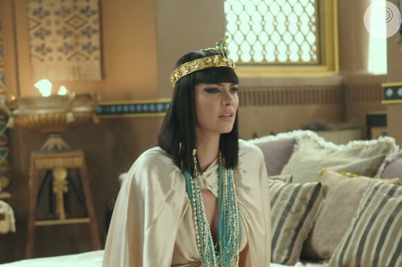 Nefertari fica desolada depois de ser agredida pelo rei
