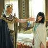 Com ciúmes de seu amor por Moisés (Guilherme Winter), Ramsés (Sergio Marone) vai partir para cima de Nefertari (Camila Rodrigues) em 'Os Dez Mandamentos'. Tapa na cara da rainha vai ao ar nesta quarta, 28 de outubro de 2015