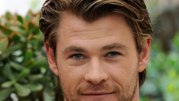 Chris Hemsworth faz 30 anos prestes a lançar o filme 'Thor 2: O Mundo Sombrio'