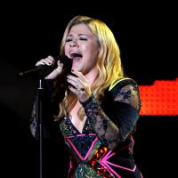 Kelly Clarkson pode perder anel de Jane Austen após doação anônima de R$ 357 mil