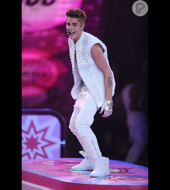 Justin Bieber se apresenta no Victoria's Secret Fashion Show