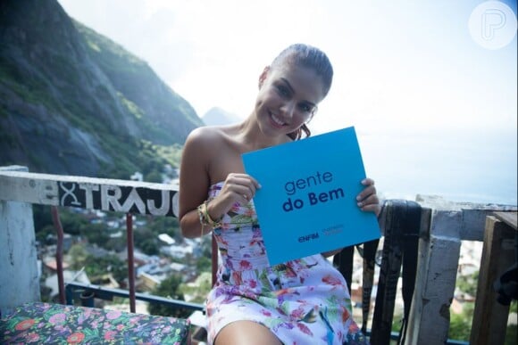 A locação das fotos feitas com Paloma Bernardi e thiago Martins foi o Morro do Vidigal