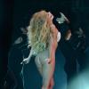 Lady Gaga se apresenta de fio-dental no VMA 2013, em 25 de agosto de 2013
