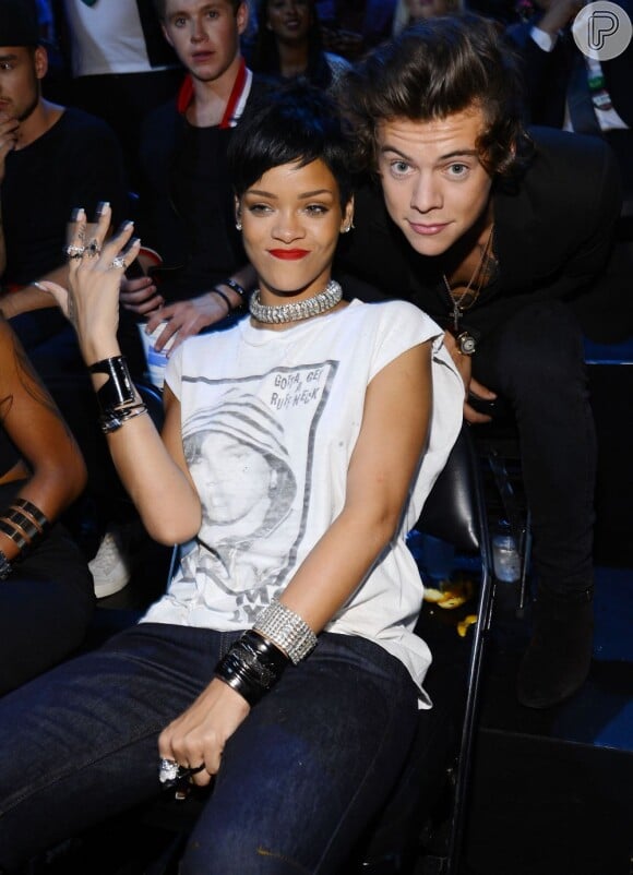 Rihanna posa com Harry Styles na plateia do VMA 2013