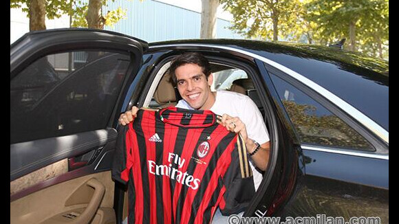 Kaká acerta com Milan até 2015 após quatro anos longe do clube italiano