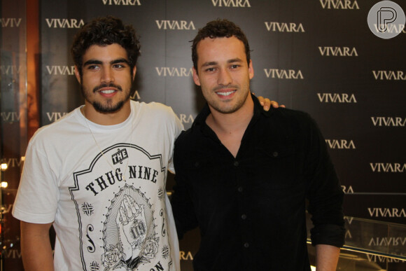 Caio Castro e Rodrigo Andrade no lançamento da nova da campanha da joalheria Vivara, estrelada por Sabrina Sato