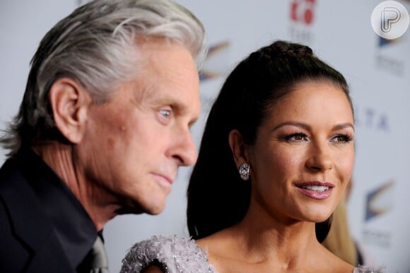 Michael Douglas e Catherine Zeta-Jones continuam casados. Segundo o ator, a separação é apenas temporária