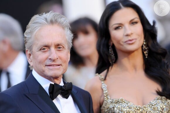 Michael Douglas continua casado com Catherine Zeta Jones e diz que ama a amulher