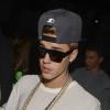 Justin Bieber vai à Semana de Moda de Nova York exibindo bigodinho