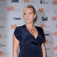 Festival de Toronto: Kate Winslet exibe barrigão de seis meses em première