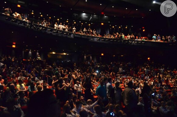 Brasileiros e extrangeiros lotaram o Teatro Encore, em Las Vegas