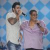 Zeca Pagodinho dividiu o microfone com Gusttavo Lima durante o show no Brazilian Day Nova York