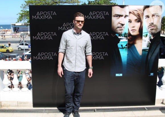 Justin Timberlake participou de uma sessão de fotos e uma coletiva de imprensa de 30 minutos para divulgar o filme que estrela com Ben Affleck